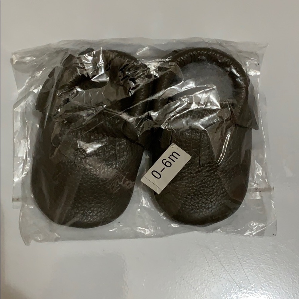 Charcoal Gray 0-6 month baby shoes NWT